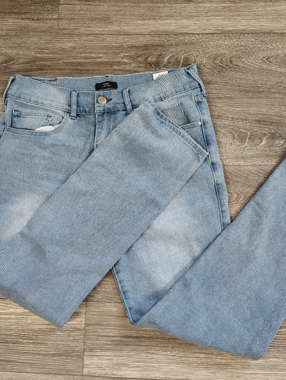 True Religion Light Blue Skinny Jeans with Signature Stitching Mens 32